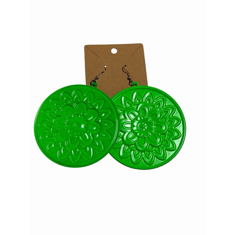 NEW Novelty Fashion EARRINGS large stamped metal circle flower green retro y2k